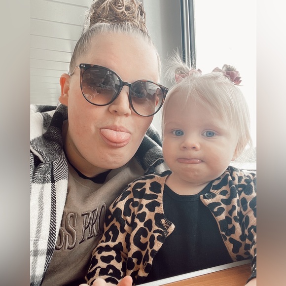 Meet your Posher, Ellie - Picture 7 of 8